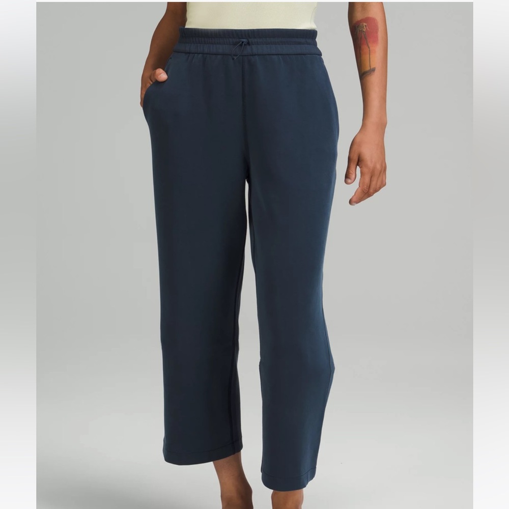 SOFTSTREME HIGH-RISE STRAIGHT LEG CROP